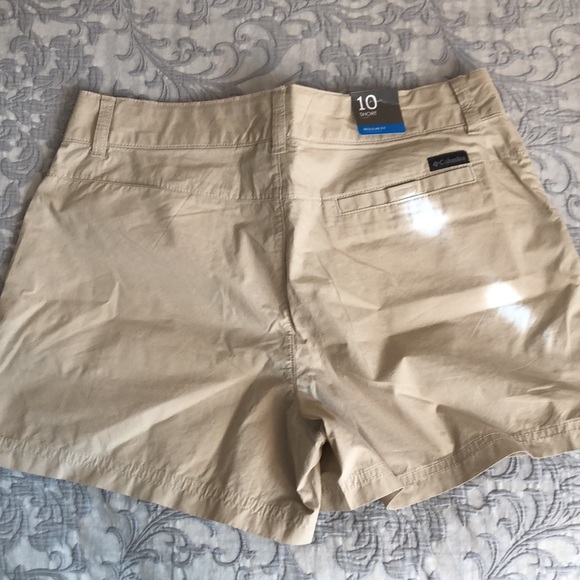 Columbia washed out khaki shorts - Picture 2 of 4
